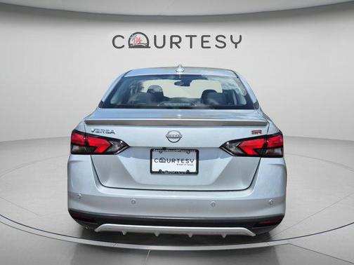 Brilliant Silver Metallic 2025 Nissan Versa 1.6 SR