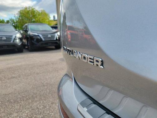 2022 Mitsubishi Outlander SE 2.5 2WD