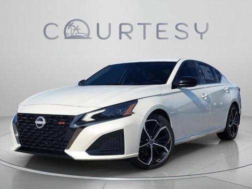 White 2025 Nissan Altima SR
