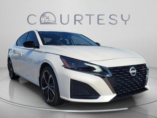 White 2025 Nissan Altima SR