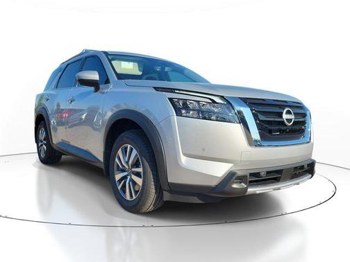 2025 Nissan Pathfinder SL FWD