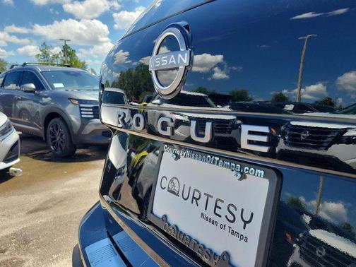 2025 Nissan Rogue SV