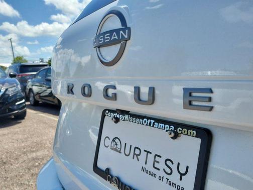 2025 Nissan Rogue SV