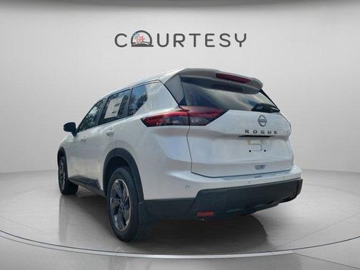 Everest White P 2026 Nissan Rogue SV