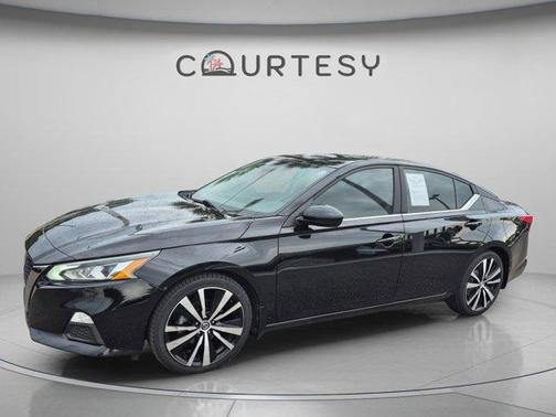 Black 2020 Nissan Altima 2.5 SR