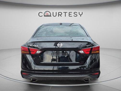 Black 2020 Nissan Altima 2.5 SR