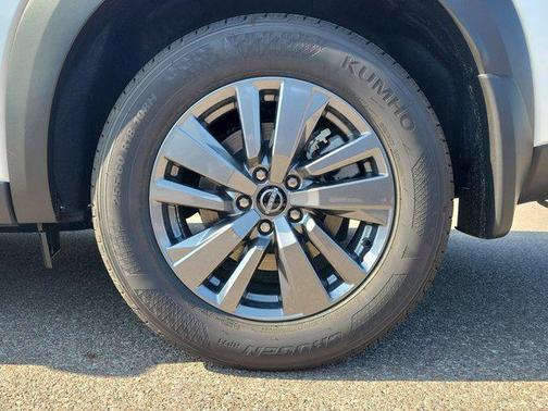 2025 Nissan Pathfinder SV FWD