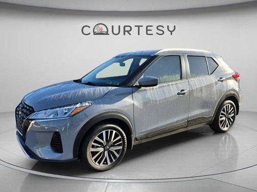 Boulder Gray Pearl 2022 Nissan Kicks SV