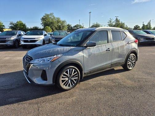 Boulder Gray Pearl 2022 Nissan Kicks SV