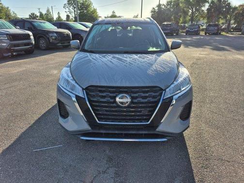 Boulder Gray Pearl 2022 Nissan Kicks SV