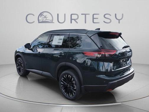 Obsidian Black 2027 Nissan Rogue