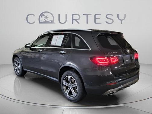 Graphite Gray Metallic 2022 Mercedes-Benz GLC 300 Base