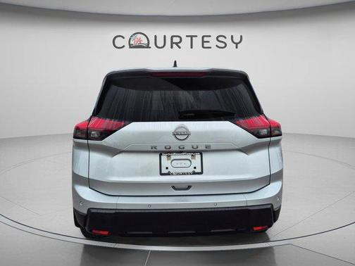 Brilliant Silver Metallic 2025 Nissan Rogue S