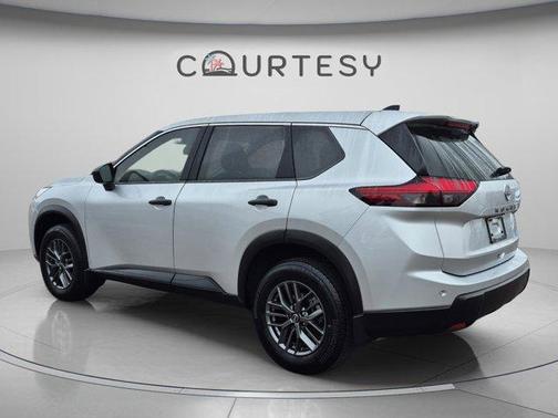 Brilliant Silver Metallic 2025 Nissan Rogue S