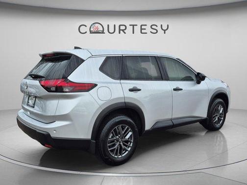 Brilliant Silver Metallic 2025 Nissan Rogue S