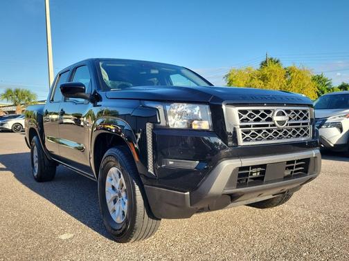 2024 Nissan Frontier SV