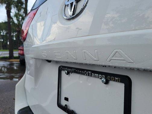 2020 Toyota Sienna LE