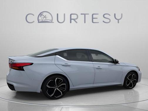Gray Sky Pearl 2024 Nissan Altima 2.5 SR