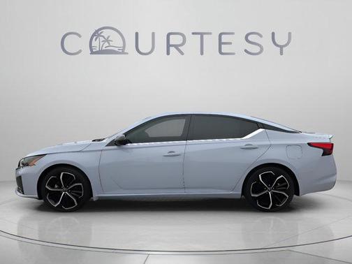 Gray Sky Pearl 2024 Nissan Altima 2.5 SR