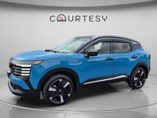 2t Ice Blk Roof 2025 Nissan Kicks SR