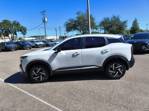 Fresh Powder 2026 Nissan Kicks SV