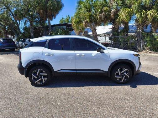 Fresh Powder 2026 Nissan Kicks SV