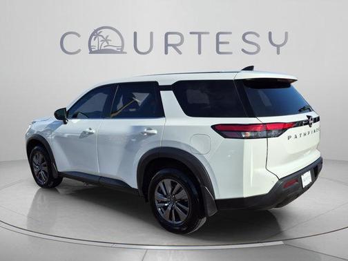 Glacier White 2025 Nissan Pathfinder S