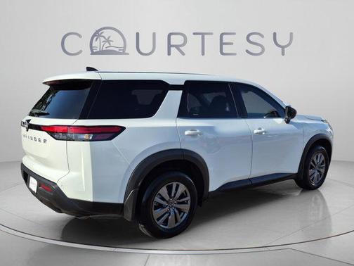 Glacier White 2025 Nissan Pathfinder S