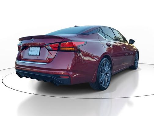 2023 Nissan Altima 2.0 SR