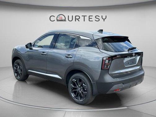 Gun Metallic 2026 Nissan Kicks SR