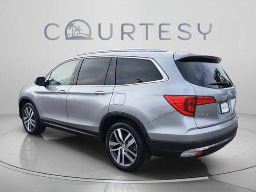 Lunar Silver Metallic 2017 Honda Pilot Touring