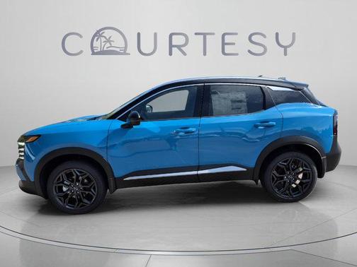 2t Ice Blk Roof 2026 Nissan Kicks SR