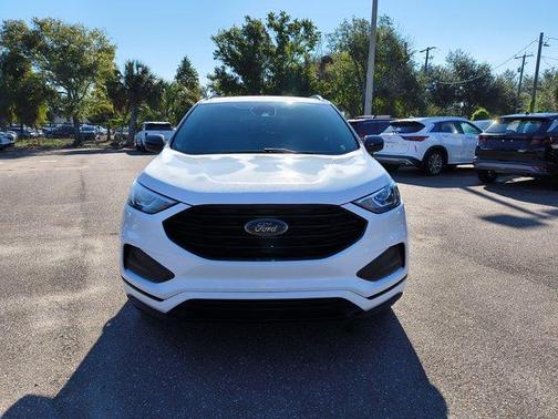 Oxford White 2024 Ford Edge SE