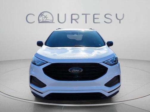 Oxford White 2024 Ford Edge SE