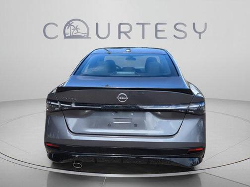 Gun Metallic 2027 Nissan Sentra SR