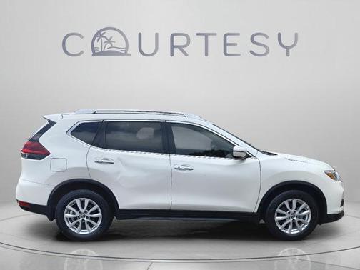 White 2019 Nissan Rogue SV