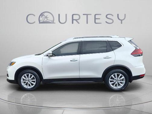 White 2019 Nissan Rogue SV
