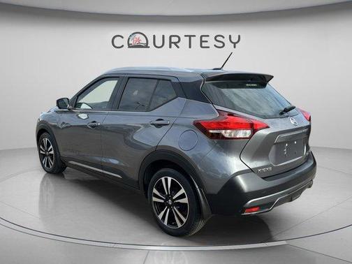 2019 Nissan Kicks SR