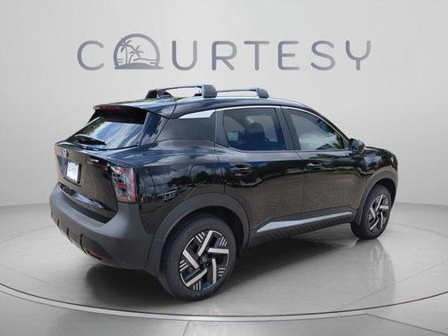 Super Black 2027 Nissan Kicks SV