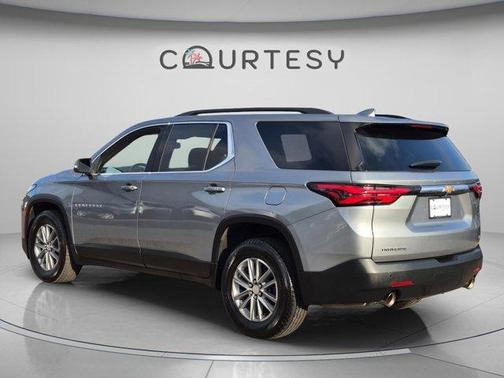 Sterling Gray Metallic 2023 Chevrolet Traverse LT Cloth
