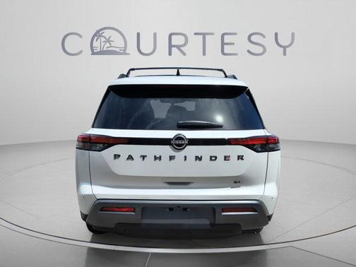 Everest White P 2026 Nissan Pathfinder SL
