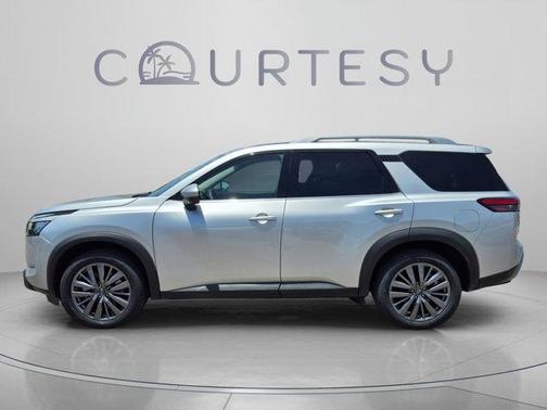 Brilliant Silver Metallic 2024 Nissan Pathfinder SL