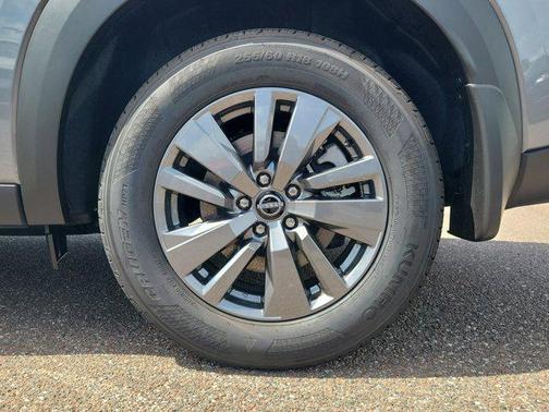 2025 Nissan Pathfinder SV FWD
