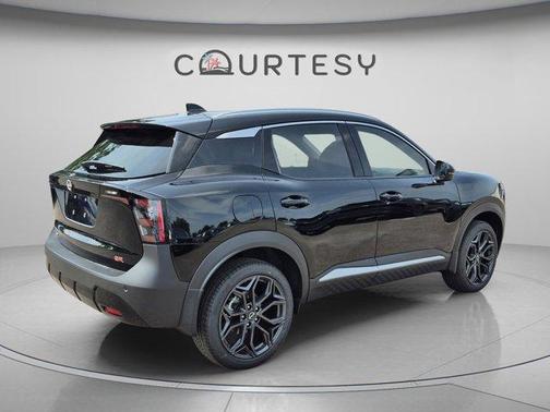 Super Black 2026 Nissan Kicks SR