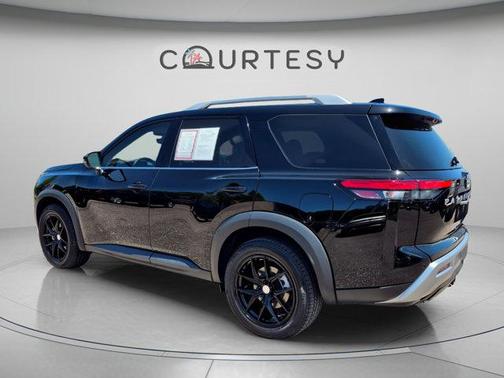 Black 2025 Nissan Pathfinder SL
