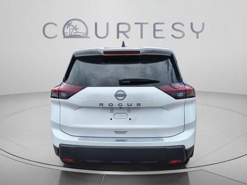 Pearl 2026 Nissan Rogue SV