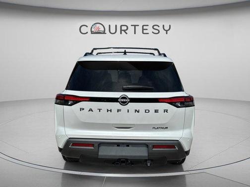 Everest White P 2026 Nissan Pathfinder Platinum