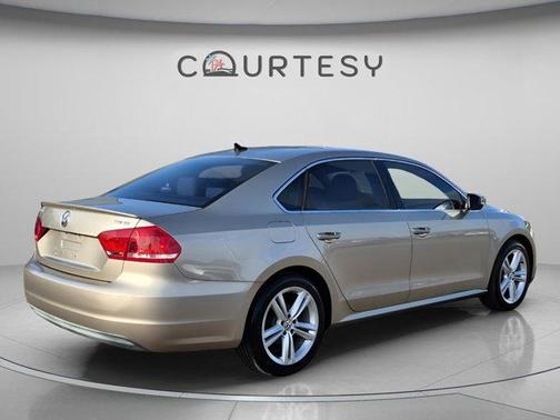Titanium 2015 Volkswagen Passat 2.0L TDI SE