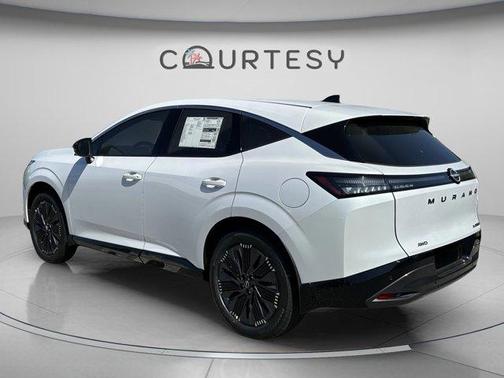 Everest White P 2026 Nissan Murano Platinum