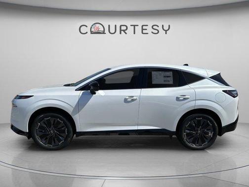 Everest White P 2026 Nissan Murano Platinum